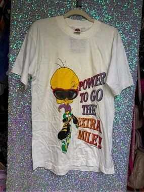VTG 1995 Warner Bros. Tweety Bird Rollerblading Graphic Tee